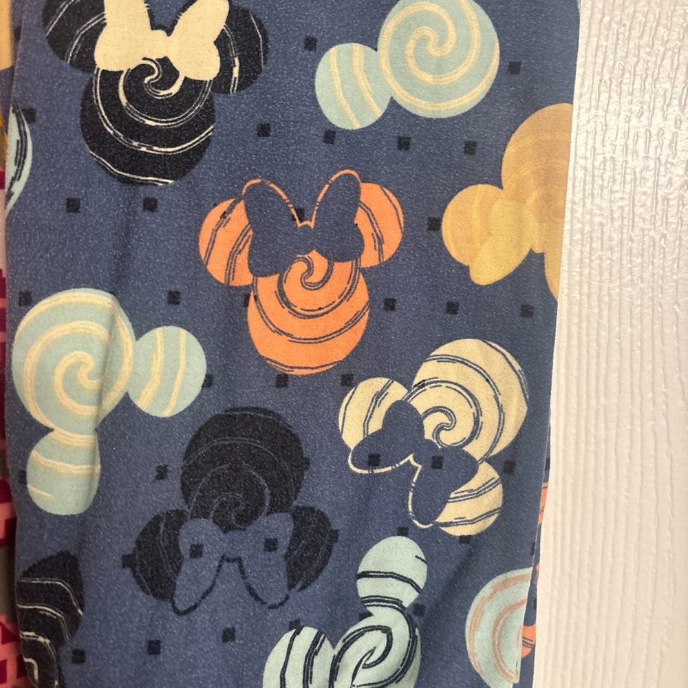 Colorful Patterned Leggings Set - Picture 10 of 14